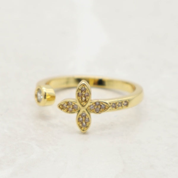 Gold Clover Ring