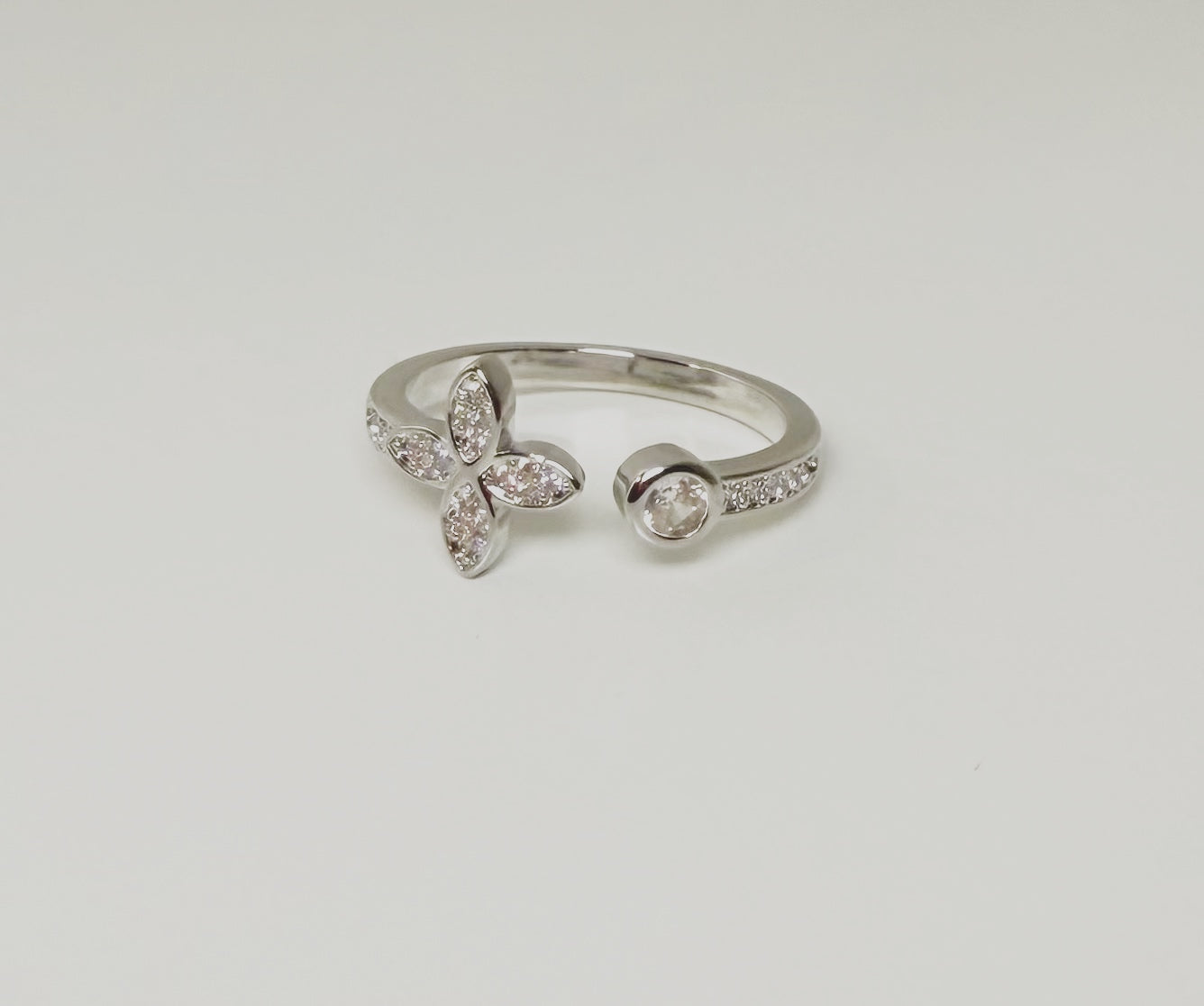 Silver Clover Ring