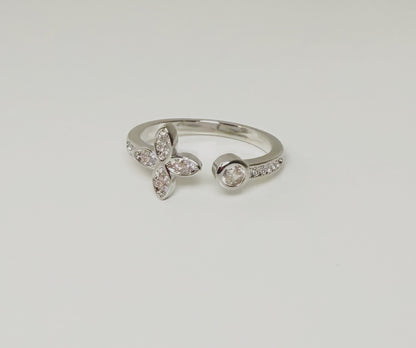 Silver Clover Ring