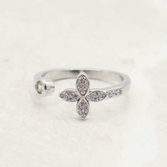 Silver Clover Ring